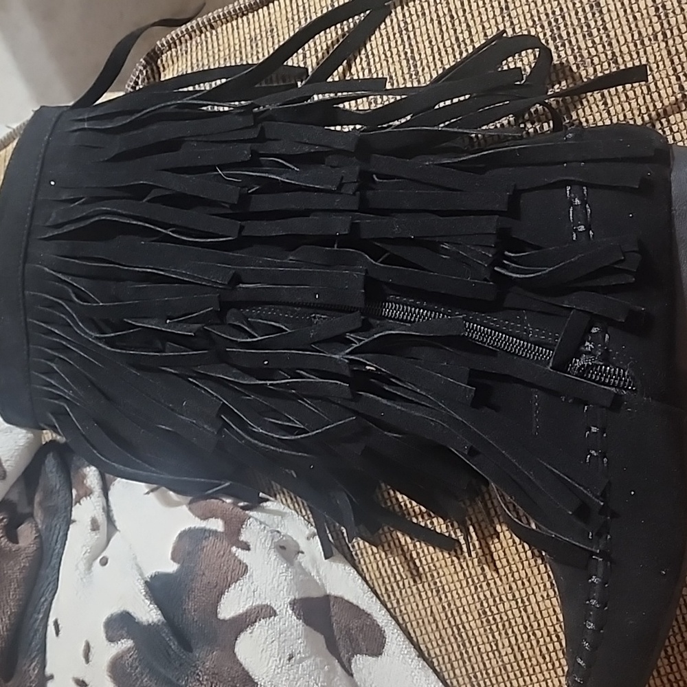 Black fringe boots